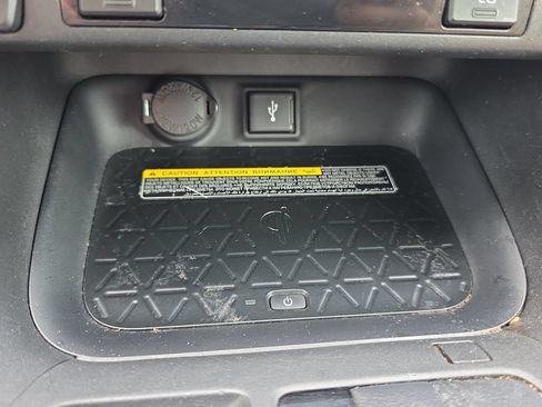 Used 2021 Toyota RAV4 XLE Premium AWD/4WD image 23