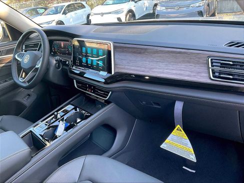 New 2026 Volkswagen Atlas SEL image 10