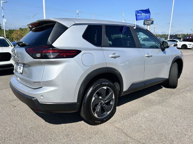 Used 2025 Nissan Rogue SV FWD image 35