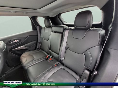 Used 2022 Jeep Cherokee Limited w/ Elite Package image 18