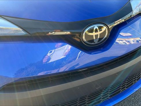 Used 2020 Toyota C-HR XLE FWD image 27