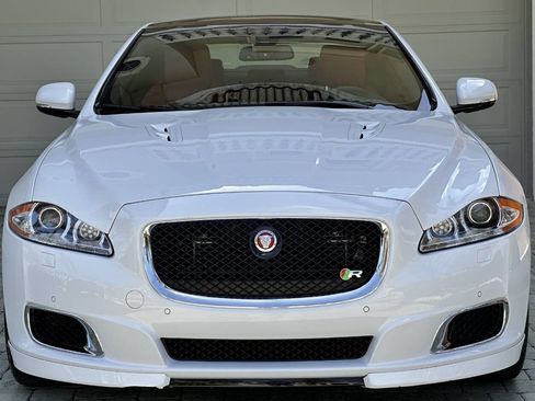 Used 2015 Jaguar XJ R LWB RWD image 25