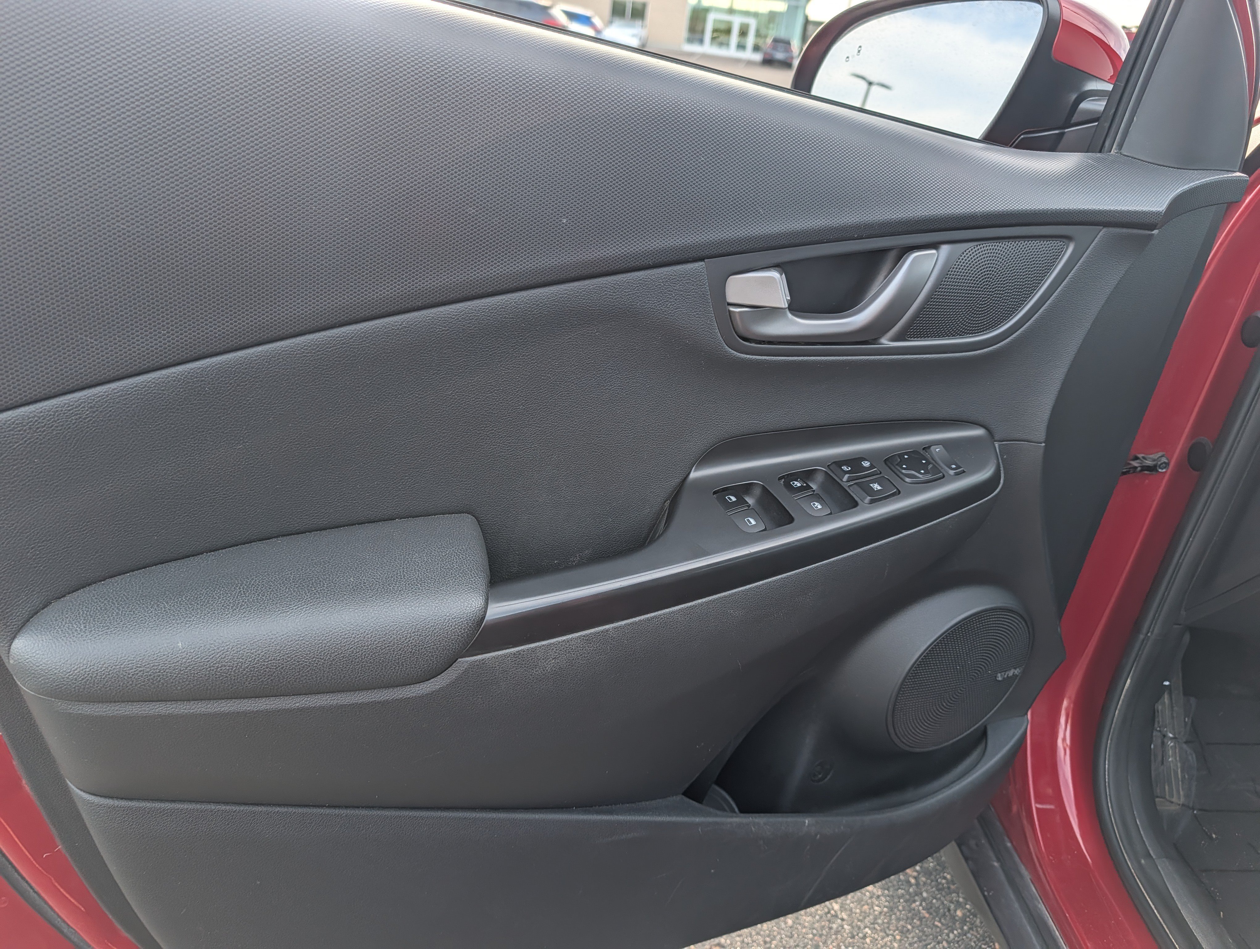 Used 2021 Hyundai Kona Limited AWD/4WD image 11