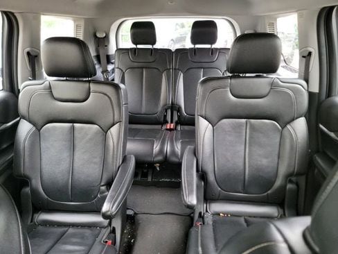 Used 2021 Jeep Grand Cherokee L Limited RWD image 11