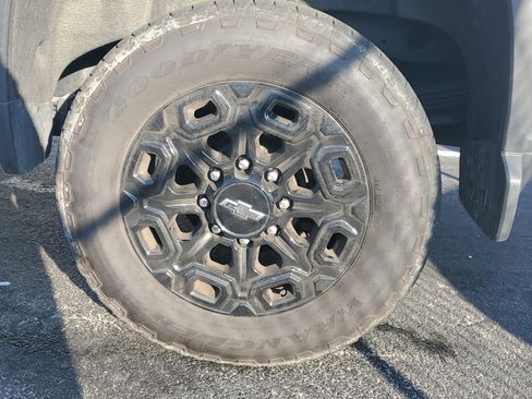 Used 2024 Chevrolet Silverado 2500 LT w/ Z71 Sport Edition image 5