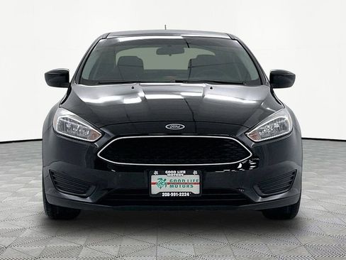 Used 2018 Ford Focus SE image 2