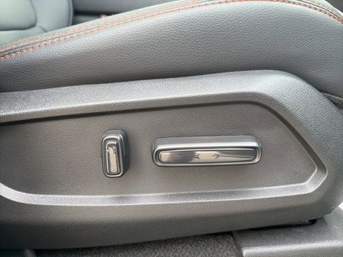 Used 2025 Honda Pilot TrailSport image 35