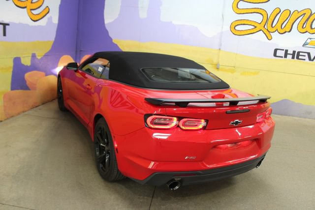 Used 2020 Chevrolet Camaro LT w/ RS Package RWD image 6