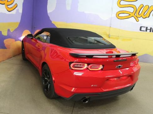 Used 2020 Chevrolet Camaro LT w/ RS Package RWD image 6