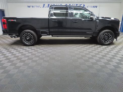 Used 2026 Ford F250 Platinum AWD/4WD image 2