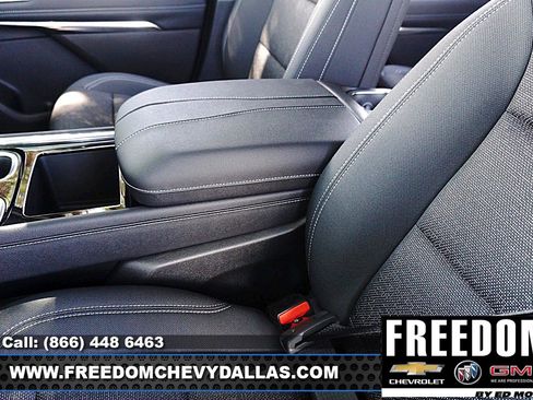 New 2026 Chevrolet Traverse LT w/ LPO, Floor Liner Package FWD image 35