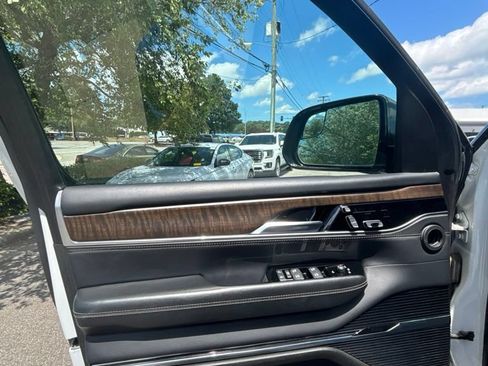 Used 2024 Jeep Grand Wagoneer L 4WD image 11