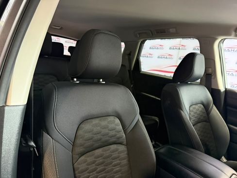 Used 2026 Nissan Pathfinder SV FWD image 58