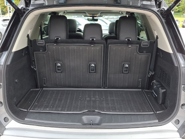 Used 2023 Nissan Pathfinder Platinum AWD/4WD image 31