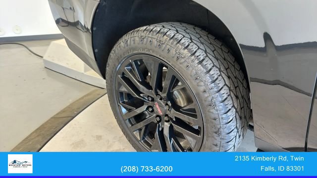 Used 2021 GMC Yukon XL Denali w/ LPO, Illumination Package AWD/4WD image 11