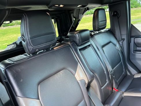 Used 2025 Ford Bronco Outer Banks AWD/4WD image 34