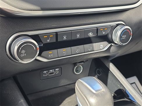 Certified 2022 Nissan Altima 2.5 SV w/ SV Premium Package image 19