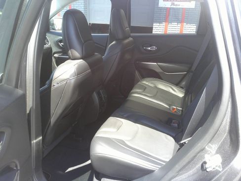 Used 2021 Jeep Cherokee Limited AWD/4WD image 30