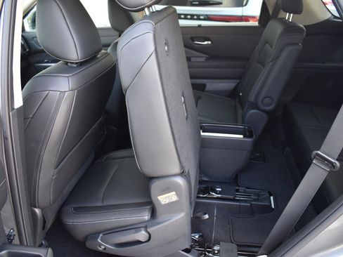 New 2026 Nissan Pathfinder SL FWD image 54