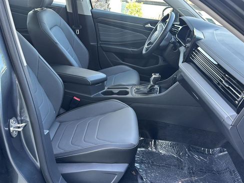 Used 2025 Volkswagen Jetta SEL image 13