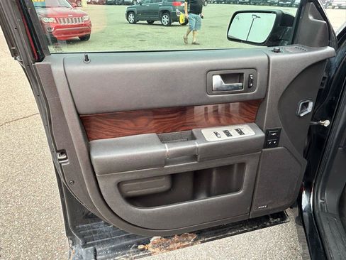 Used 2009 Ford Flex SEL FWD image 15