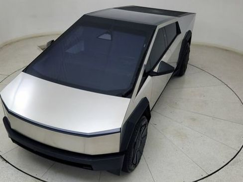 Used 2024 Tesla Cybertruck AWD Crew Cab image 74