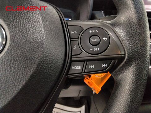 Used 2020 Toyota Corolla LE image 14