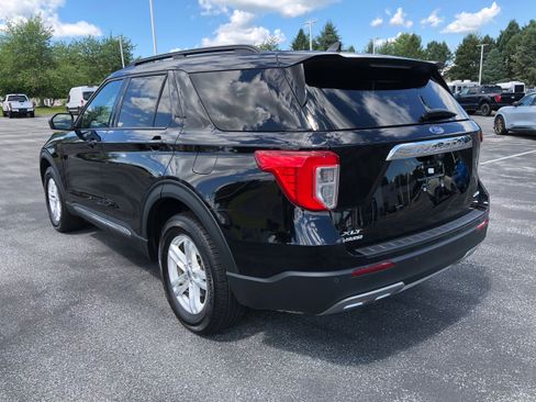 Certified 2023 Ford Explorer XLT w/ Equipment Group 202A image 3