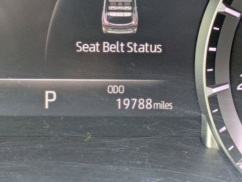 Used 2023 Toyota Highlander LE image 31