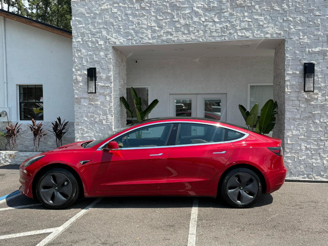 Used 2020 Tesla Model 3 Standard Range Plus RWD image 2