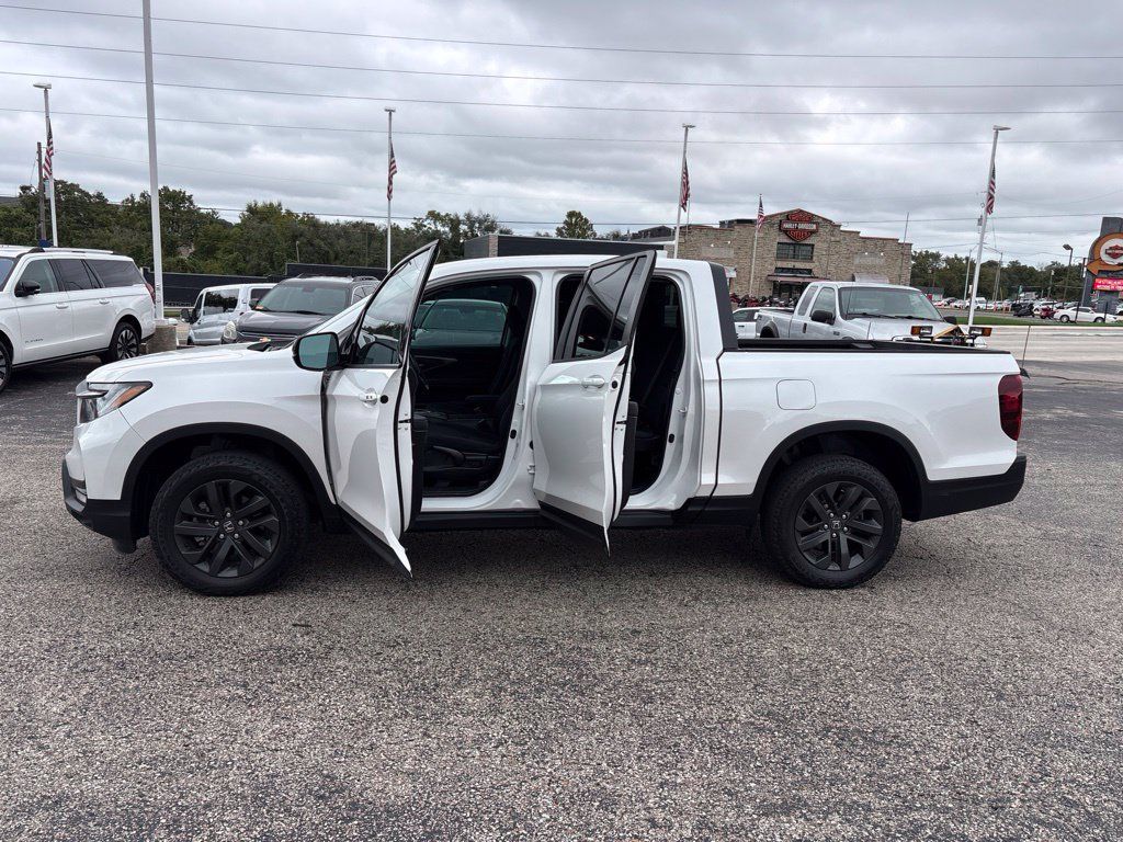 Used 2023 Honda Ridgeline Sport image 4