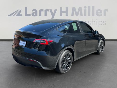 Used 2022 Tesla Model Y Long Range AWD/4WD image 5