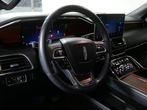 Used 2024 Lincoln Navigator Reserve w/ Equipment Group 201A AWD/4WD image 15