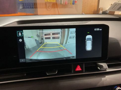 New 2026 Kia Carnival EX FWD image 18