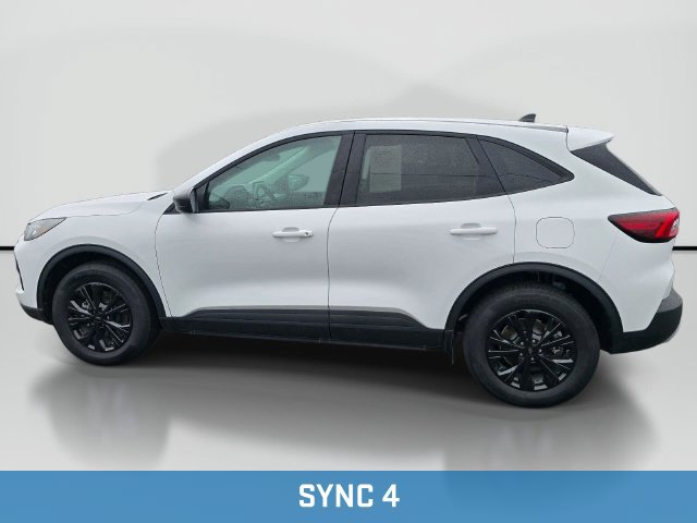Used 2025 Ford Escape Active AWD/4WD image 2