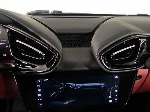 Certified 2025 Ferrari 12Cilindri RWD image 29