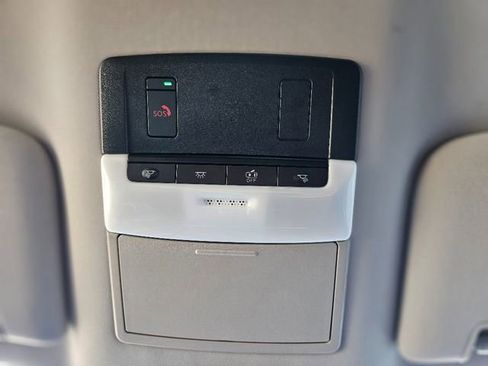 Used 2025 Nissan Pathfinder SL image 27