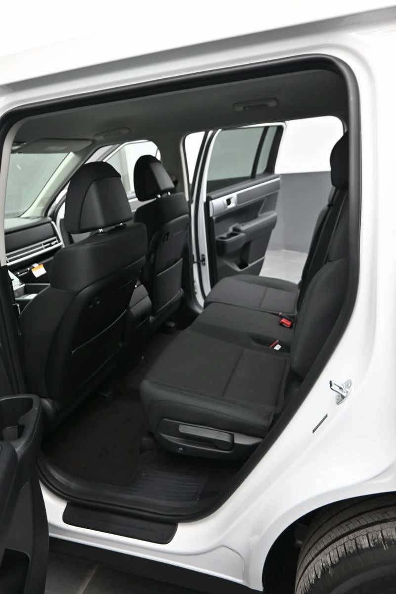 New 2027 Hyundai Santa Fe SE FWD image 16