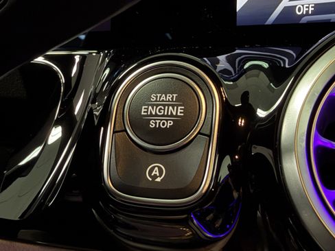 Certified 2025 Mercedes-Benz GLA 250 image 29