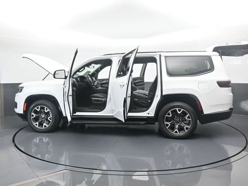 Used 2023 Jeep Wagoneer Series III w/ Preferred Equipment Group image 76