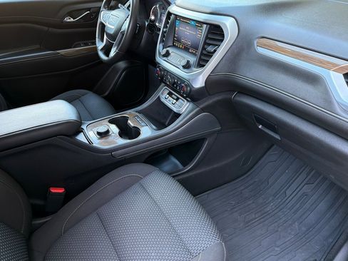Used 2022 GMC Acadia SLE FWD image 16