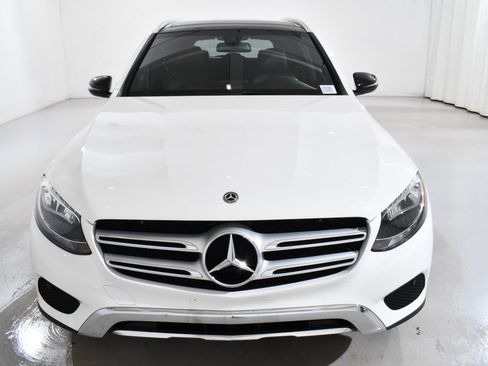 Used 2018 Mercedes-Benz GLC 300 4MATIC image 3
