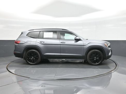 Used 2024 Volkswagen Atlas SE AWD/4WD image 8