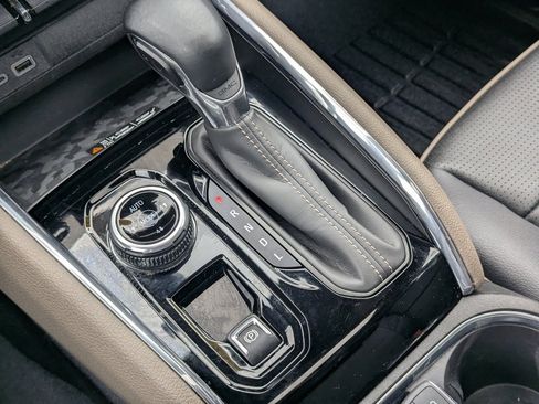 Used 2023 GMC Canyon Denali image 33