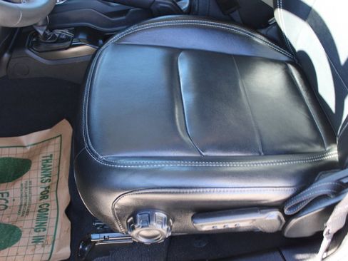 Used 2023 Jeep Wrangler Unlimited Sahara image 25