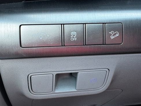 Used 2025 Hyundai Kona SEL AWD/4WD image 24