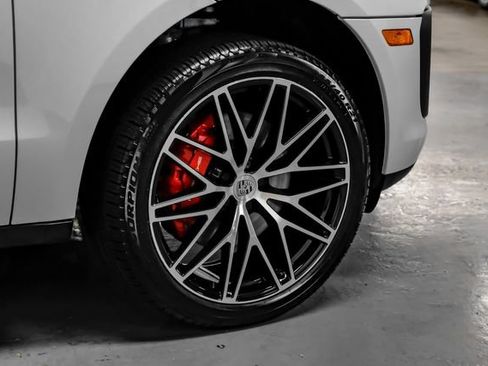 Used 2022 Porsche Macan S AWD/4WD image 50