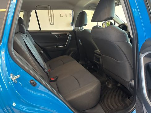 Used 2019 Toyota RAV4 LE w/ All Weather Liner Package AWD/4WD image 9