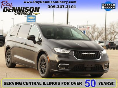 Used 2023 Chrysler Pacifica Touring-L