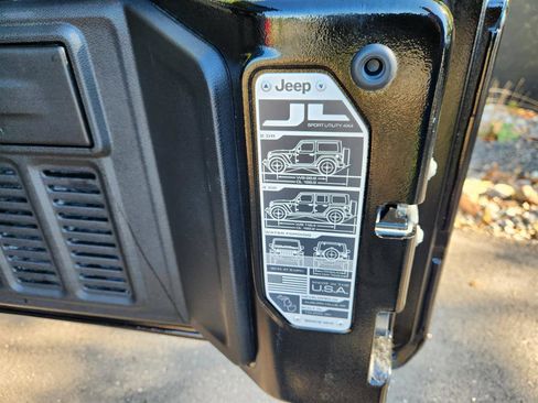 Used 2021 Jeep Wrangler Unlimited Sahara w/ Cold Weather Group image 20